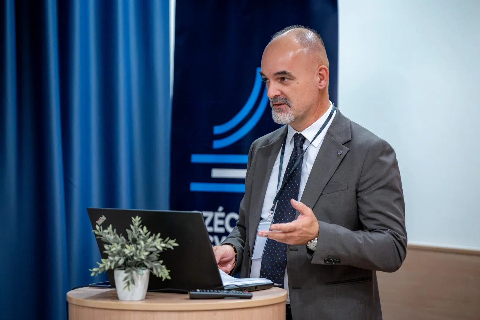 SZE_DFK_Between_Politics_and_Science_2026_10_01_Adorjan_Andras_18.webp SZE_DFK_Between_Politics_and_Science_2026_10_01_Adorjan_Andras_18.webp