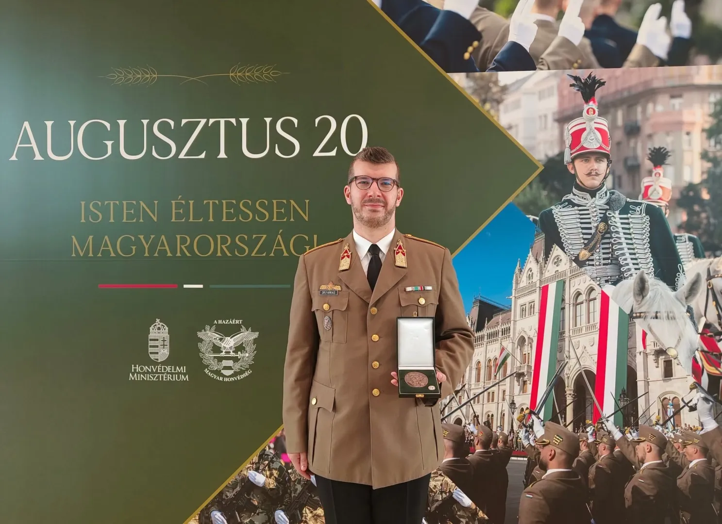 A honvédelmi miniszter Ferdinándy Gejza díjat adományozott Egyetemünk tudományos főmunkatársának